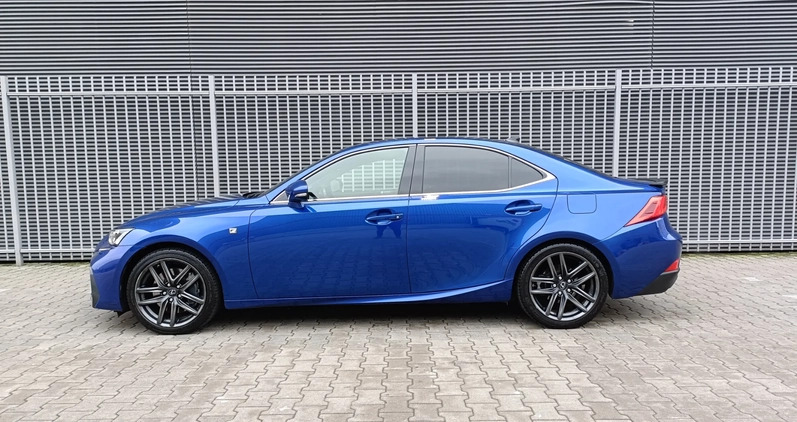 Lexus IS cena 116727 przebieg: 109000, rok produkcji 2016 z Warszawa małe 326